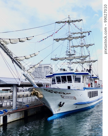 Large boat at Kobe port Large boat at Kobe port 99027010