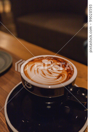 假日咖啡館約會的咖啡和糖果 99028593