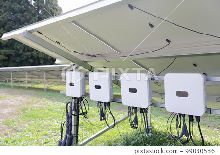 太陽能電池板和功率調節器單元 (PCS) 99030536