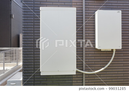 Storage battery equipment and power conditioner installed on the wall Storage battery equipment and power conditioner installed on the wall 99031285