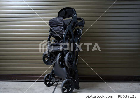 Brothers and sisters can ride together! double stroller Brothers and sisters can ride together! double stroller 99035123