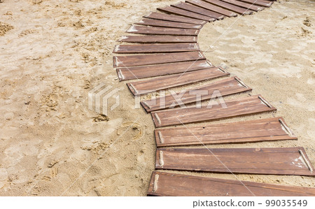 Wooden path 99035549