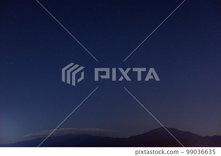 Mountains and the starry sky 99036635