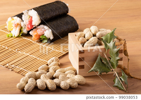 peanuts and holly 99038053