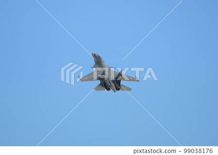 印度空軍蘇霍伊 Su-30MKI 起飛 印度空軍蘇霍伊 Su-30MKI 起飛 99038176