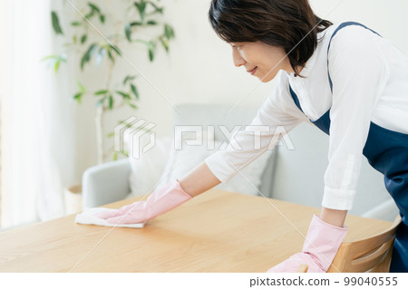 中間女人擦 99040555