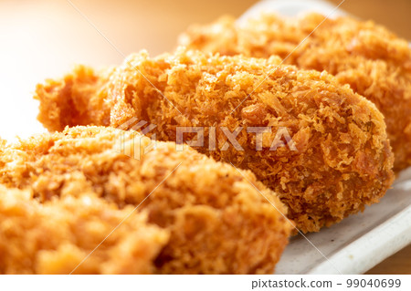 Oyster fly up. 99040699