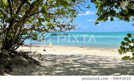 沖繩 taketomi 島 kaiji 海灘海海灘景觀 99043610