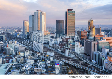 Overlooking the skyscrapers in the Meieki area at sunrise 99044332