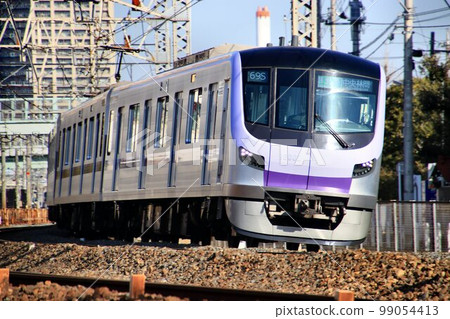 地下運行的地鐵半藏門線18000系列 地下運行的地鐵半藏門線18000系列 99054413