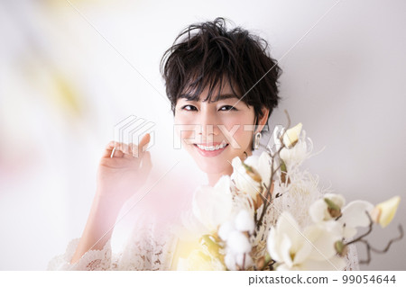 The image of a cute pink woman in spring 99054644