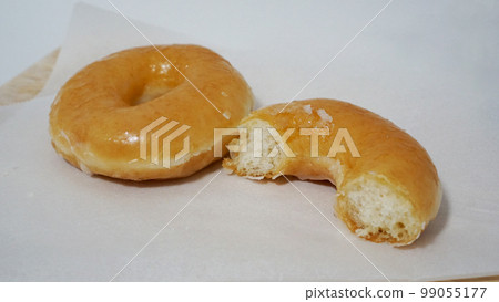 cut glazed donuts 99055177