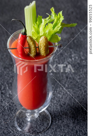 Bloody Mary cocktail 99055525