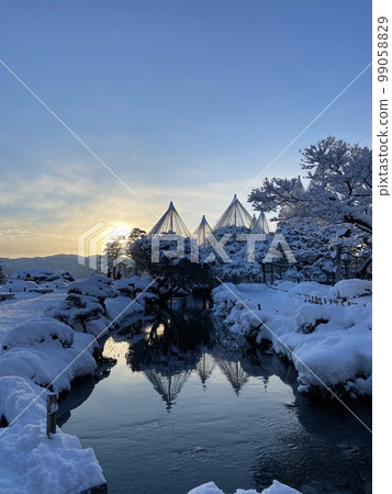 Snow Kenrokuen 99058829