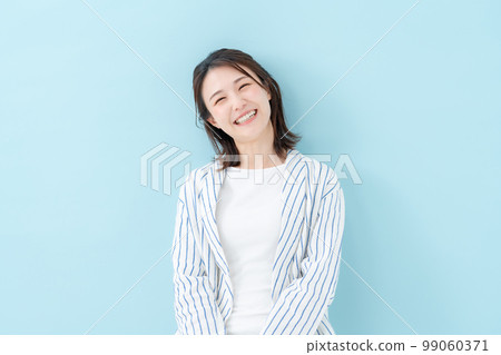 beauty woman blue back 99060371