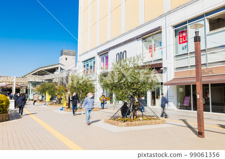 川崎市新百合丘站南口 99061356