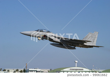 航空自衛隊戰鬥機 F-15DJ 起飛 99061662