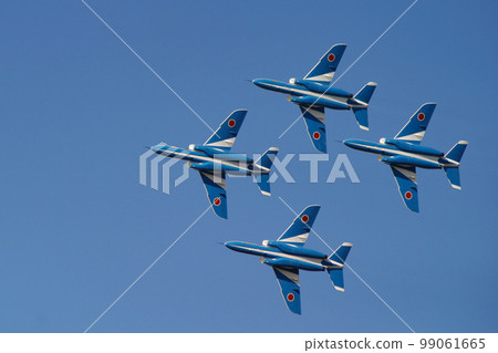 An aerobatic Blue Impulse formation An aerobatic Blue Impulse formation 99061665