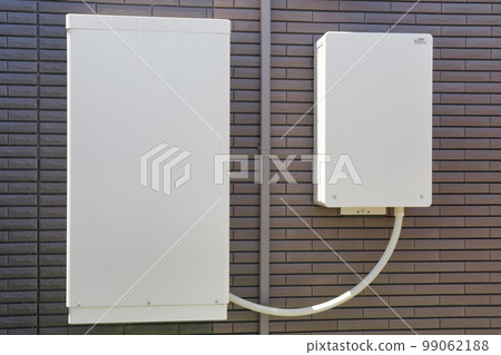 Storage battery equipment and power conditioner installed on the wall Storage battery equipment and power conditioner installed on the wall 99062188