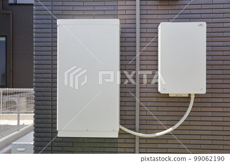 Storage battery equipment and power conditioner installed on the wall 99062190