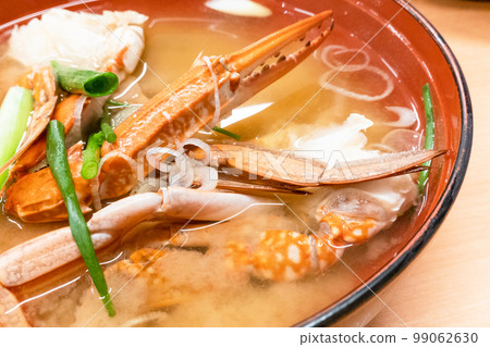 Japanese food "Crab miso soup" Japanese food "Crab miso soup" 99062630