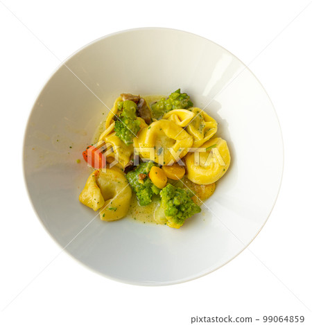 Cooked Tortellini in White Bowl, Agnolotti, Cappelletti, Dumplings, Stuffed Pasta, Tortelloni, Ravioli, Cappelletti 99064859