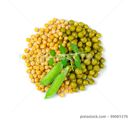 Dry Yellow Peas Isolated, Whole Pea Pile, Raw Legume, Dry Yellow Peas on White Background 99065376