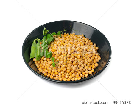 Dry Yellow Peas Isolated, Whole Pea Pile, Raw Legume, Dry Yellow Peas on White Background 99065378