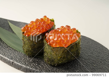 Ikura Gunkan: Delicious Ikura Gunkan Gunkan Roll 99069711