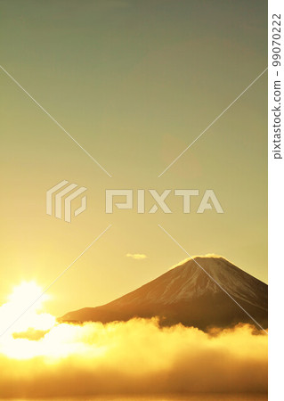 黎明時分的太陽,雲海和富士山 黎明時分的太陽,雲海和富士山 99070222