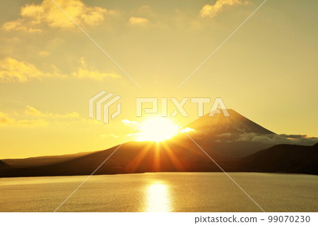 日本的黎明富士山和太陽 日本的黎明富士山和太陽 99070230