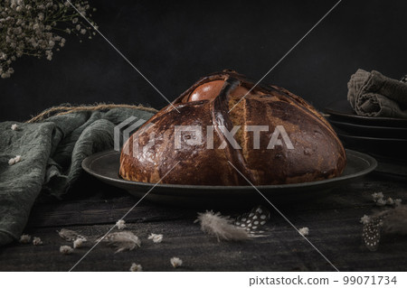 Easter folar with egg 99071734