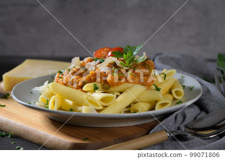 Vegetarian lentil Bolognese 99071806