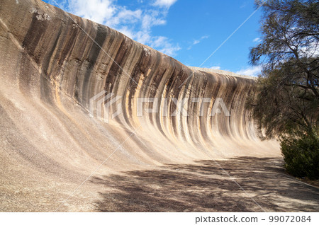Wave Rock (Hayden Rock), a tourist attraction in Western Australia Wave Rock (Hayden Rock), a tourist attraction in Western Australia 99072084