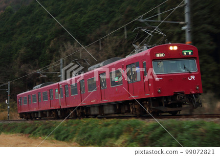 [J] 播丹線103系列列車升高式除霜受電弓運行（一人兩車列車：電氣化段） 99072821