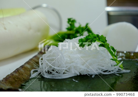 make sashimi tsuma 99073468