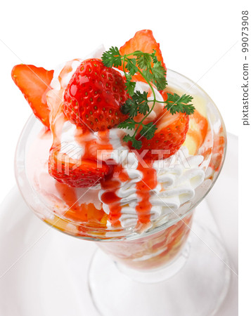 有很多草莓的草莓凍糕 99073908