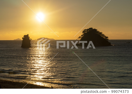 Flower Garden Beach 99074373