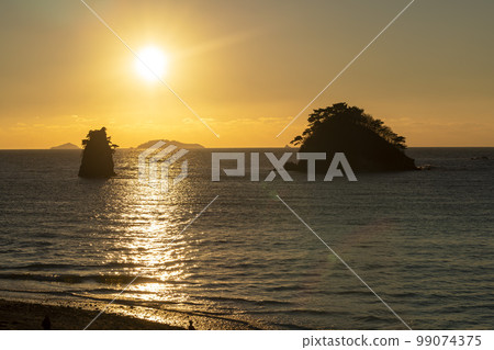 Flower Garden Beach 99074375