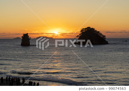 Flower Garden Beach 99074563