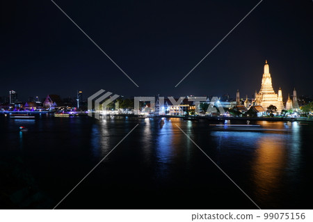 Temples "Wat Arun" and "Wat Kanrayanamit" along the Chao Phraya River in Bangkok, Thailand Temples "Wat Arun" and "Wat Kanrayanamit" along the Chao Phraya River in Bangkok, Thailand 99075156
