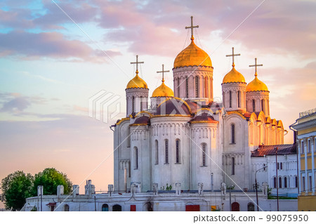 Vladimir old town in Golden Ring of Russia at sunset, idyllic landscape Vladimir old town in Golden Ring of Russia at sunset, idyllic landscape 99075950