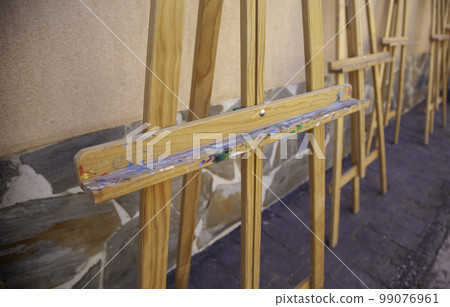 Wooden easels for painting 99076961