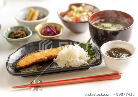 美味的烤魚套餐 美味的烤魚套餐 99077433