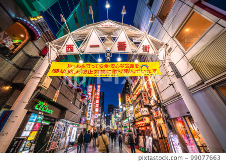 日本東京市容，遠眺池袋站西口、中央大街、西1街等。 99077663