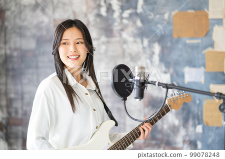 年輕女子肖像(電吉他、聲樂) 年輕女子肖像(電吉他、聲樂) 99078248