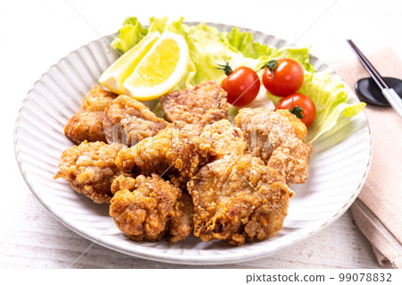 Deep-fried chicken (chicken peach) Deep-fried chicken (chicken peach) 99078832