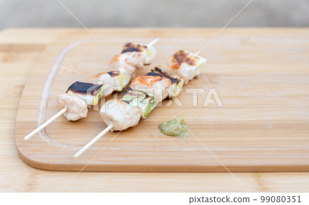 烤雞柳和芥末 烤雞柳和芥末 99080351