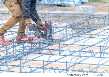 Rebar binding machine, foundation work, slab reinforcement arrangement 99082899