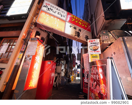 Kita-Senju Twilight Bar Alley Tokyo 99082901